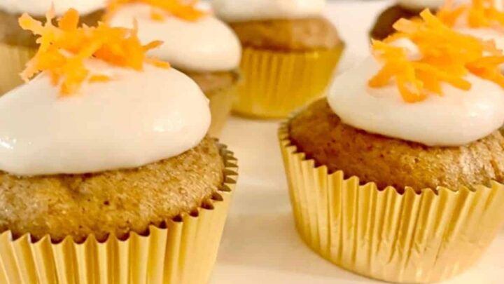 Mini Carrot Cupcakes - Healthy and easy to make -